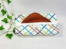 Charger l'image dans la galerie, Cotton dispenser box in Ropes pattern with 12 Cinnamon cotton handkerchiefs folded inside