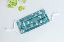 Charger l'image dans la galerie, Cotton cloth face mask, Cactus pattern, White Cactus on Green ground