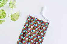 Charger l'image dans la galerie, Close up of Cotton cloth face mask, Peacock pattern