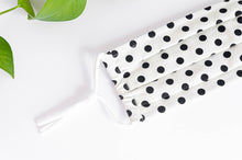 Charger l'image dans la galerie, Close up of Face mask coton cloth Black Polka dots on white ground