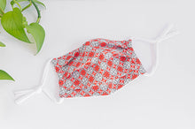 Charger l'image dans la galerie, Cotton cloth Pleated face mask with printed Red Stars pattern