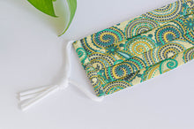 Charger l'image dans la galerie, Close up of Cotton cloth face mask, Green Paisley pattern