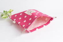 Charger l'image dans la galerie, Sac étanche pour maillot de bain - Rose et Pois Blancs