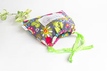 Charger l'image dans la galerie, Square bag with Bright Flowers patterns