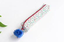 Charger l'image dans la galerie, Étui à Crayons | Petites fleurs
