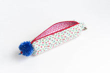 Charger l'image dans la galerie, Étui à Crayons | Petites fleurs