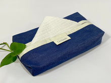 Charger l'image dans la galerie, White Cotton handkerchiefs with Blue Denim box dispenser