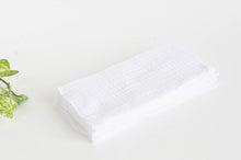 Charger l'image dans la galerie, 12 cotton hankies colour White