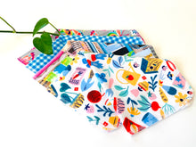 Charger l'image dans la galerie, Four flat towels with Butterfly, Checks and Garden patterns