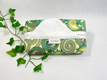 Charger l&#39;image dans la galerie, Coton Dispenser box in a Green Paisley pattern with 12 White cotton handkerchiefs folded inside
