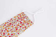 Charger l&#39;image dans la galerie, Close Up of Cotton cloth Pleated face mask with Orange Bubbles printed pattern
