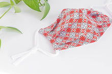 Load image into Gallery viewer, Cotton cloth Pleated face mask with printed Red Stars pattern
