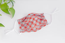 Charger l&#39;image dans la galerie, Cotton cloth Pleated face mask with printed Red Stars pattern
