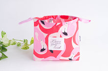 Load image into Gallery viewer, Beach bag with flamingo all over print
