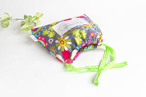 Square bag with Bright Flowers patterns
