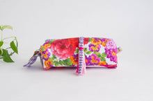 Load image into Gallery viewer, Pencil Case | Flower &amp; Checks
