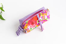 Load image into Gallery viewer, Pencil Case | Flower &amp; Checks
