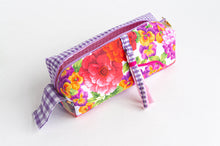 Load image into Gallery viewer, Pencil Case | Flower &amp; Checks
