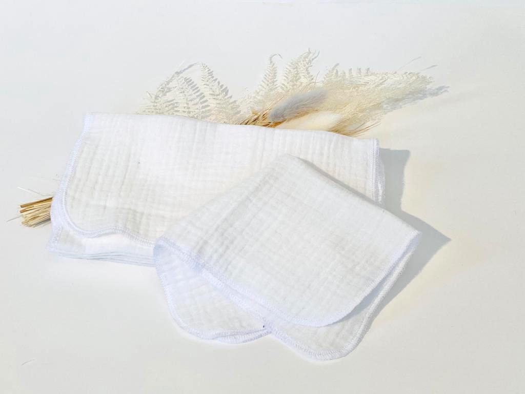12 White handkerchiefs in 100% cotton
