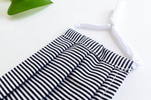 Charger l&#39;image dans la galerie, Close up of Cotton cloth face mask, Black and White Stripes pattern
