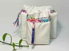 Charger l&#39;image dans la galerie, Two bags in off-white cotton with a Butterfly trim. One bag is big and one small
