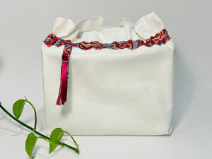 One big bag in off-white cotton canvas with a Red Paisley trim