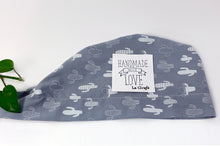 Load image into Gallery viewer, Folded Women cotton scrub cap Whit Cactus Pattern printed on Grey
